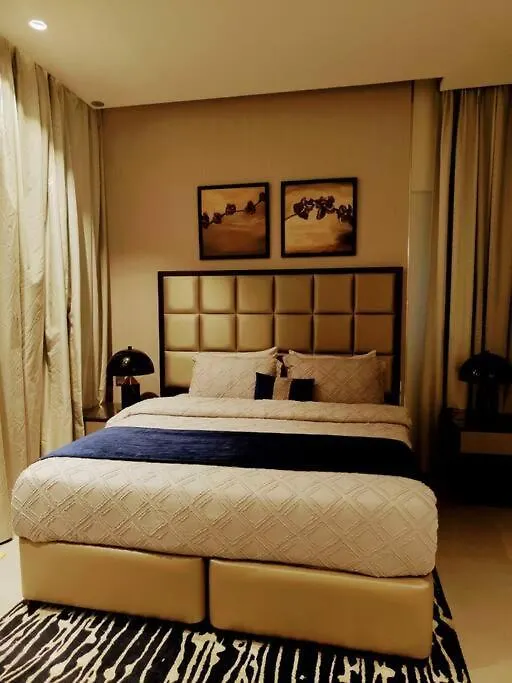 Luxury 1Br Majestine Apartment Dubai